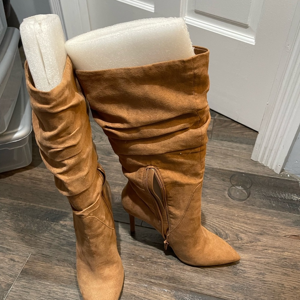 Beautiful Jessica Simpson boots